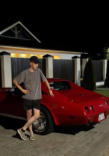 Дмитрий из Клинцов, мне 21, познакомлюсь для постоянных отношений