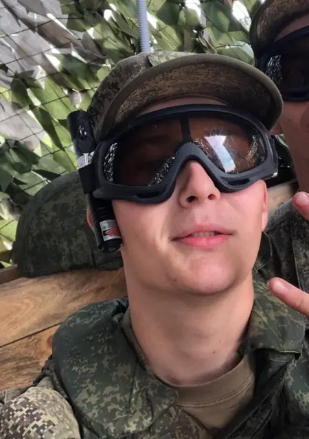 Edward из Воронежа, мне 19, познакомлюсь для совместных путешествий