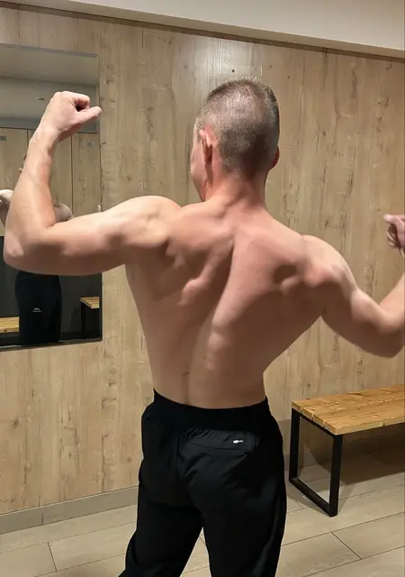 Максим из Самары, мне 22, познакомлюсь на одну ночь