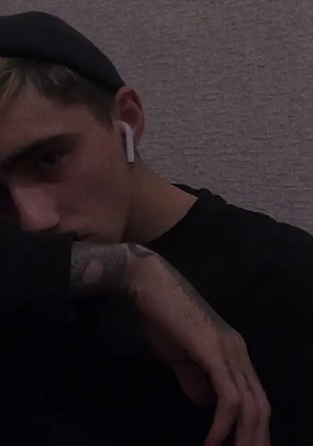 Я Эдуард, 24, знакомлюсь на одну ночь в Магадане