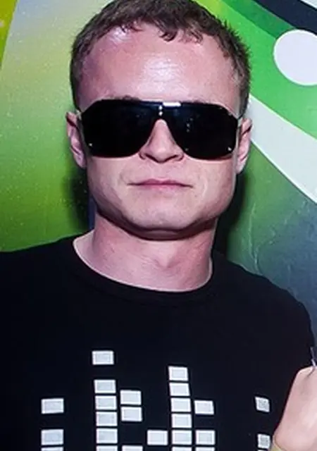 Я Веталь, 40, из Старой Руссы, ищу знакомства без обязательств