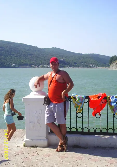 Я Андрей, 42, знакомлюсь для постоянных отношений в Минеральных Водах