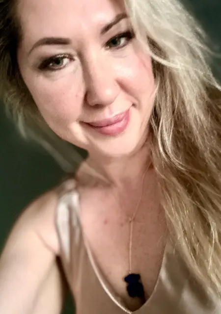 Elizabeth из Новосибирска, мне 39, познакомлюсь для приятного времяпровождения