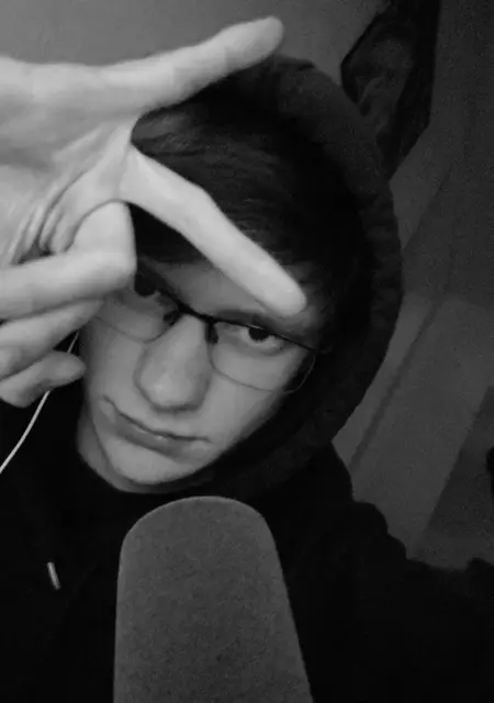 Макс из Жуковского, мне 21, познакомлюсь без обязательств