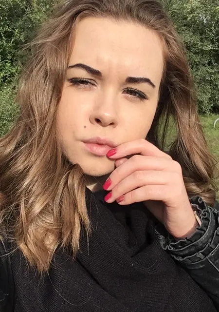 Я Полина, 31, из Воронежа, ищу знакомство для приятного времяпровождения