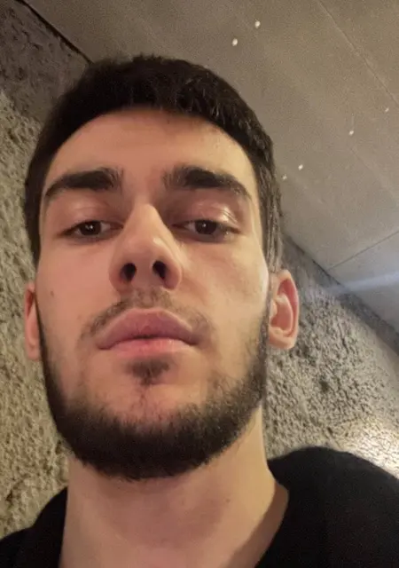 Я Глеб, 21, из Омска, ищу знакомство для общения