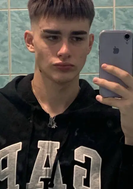 Я Саша, 20, знакомлюсь для постоянных отношений в Ижевске