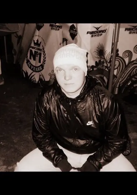 Женя из Колпина, мне 36, познакомлюсь на одну ночь