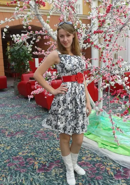 Я Олечка, 32, знакомлюсь для общения в Костроме