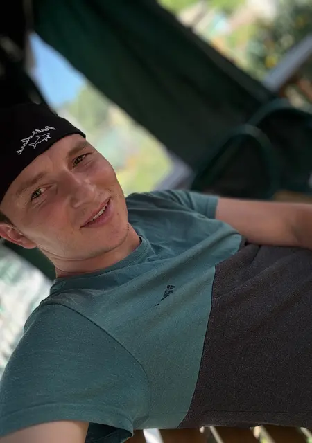 Денис из Рубцовска, ищу на сайте дружбу