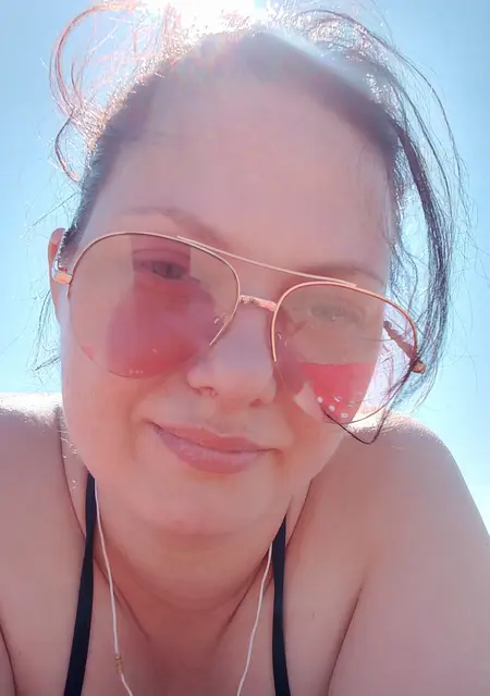 Юлия из Вологды, ищу на сайте постоянные отношения