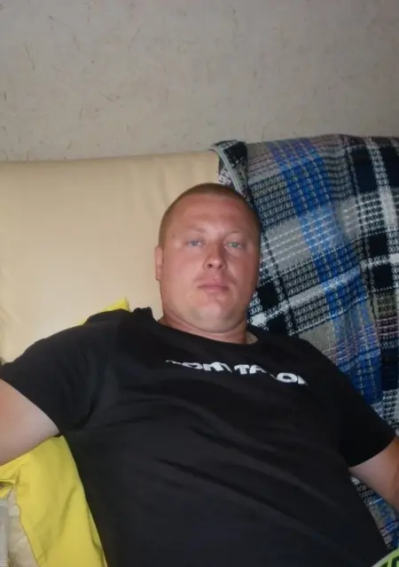 Колян из Энгельса, ищу на сайте знакомства на одну ночь