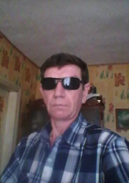 Я Андрей, 55, знакомлюсь без обязательств в Воронеже