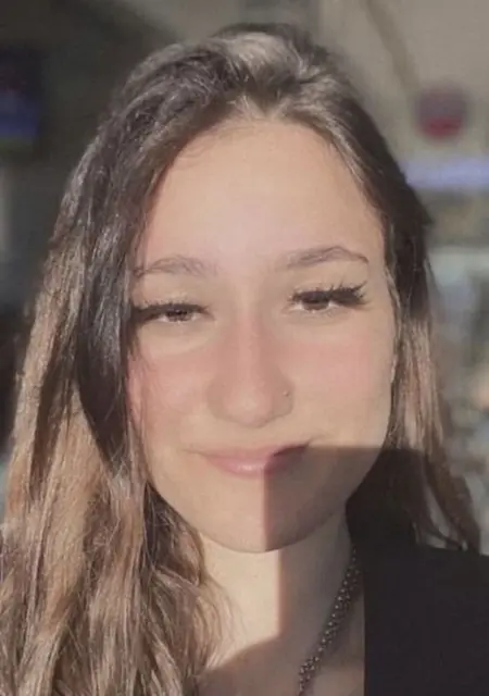 Я Maria Oliveira, 21, из Лиссабона, ищу знакомство