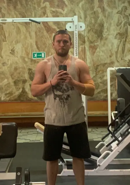 Рома из Домодедова, ищу на сайте постоянные отношения