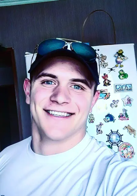 Я Славян, 27, из Чапаевска, ищу знакомства на одну ночь