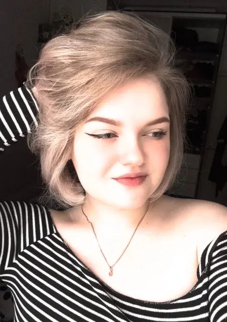 Я Милена, 20, знакомлюсь для общения в Омске