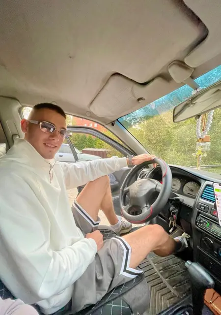 Я Леонид, 20, из Дмитрова, ищу знакомство для общения