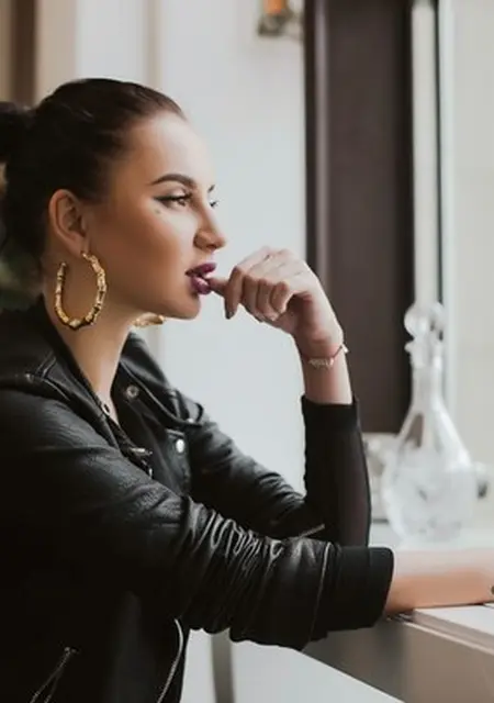 Я Кариночка, 40, знакомлюсь для общения в Пскове