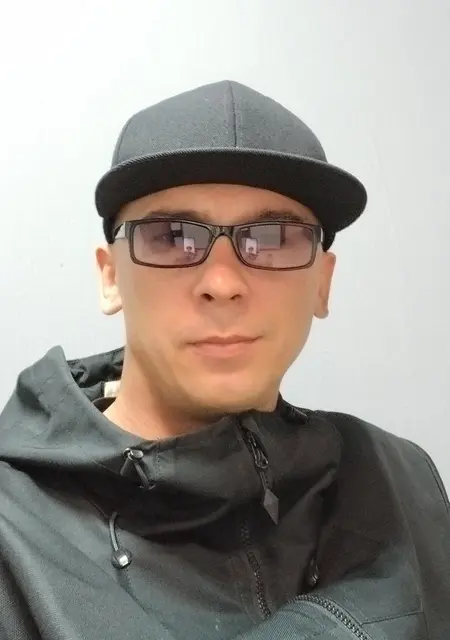 Я Виктор, 41, из Горноуральского, ищу знакомства без обязательств