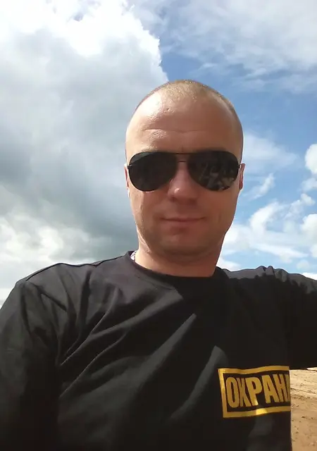 Павел из Невеля, мне 41, познакомлюсь на одну ночь