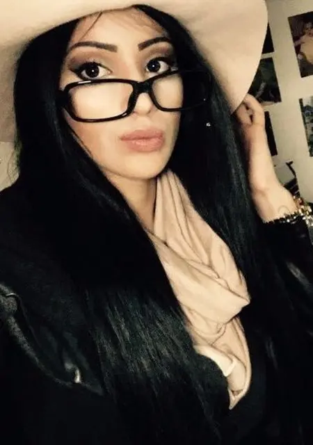 Я Qsabrina, 31, из Бухареста, ищу знакомство для приятного времяпровождения