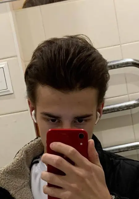 Я Азат, 18, из Уфы, ищу знакомства без обязательств