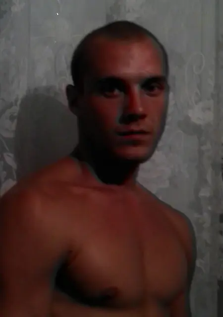 Dima из Каменска, мне 34, познакомлюсь для приятного времяпровождения