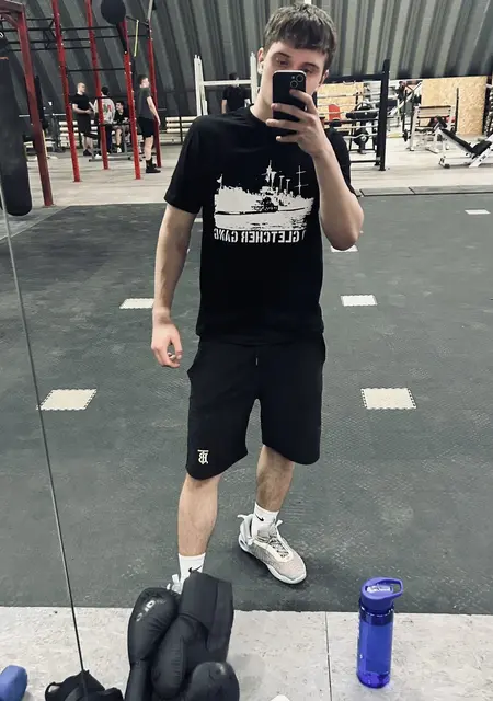 Arseniy из Оренбурга, ищу на сайте знакомства на одну ночь