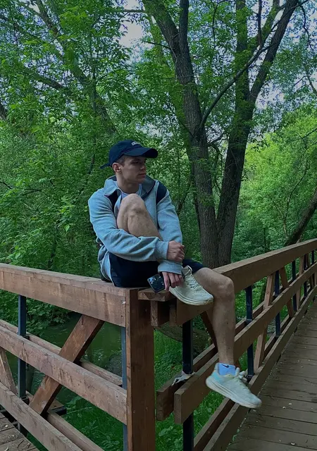 Я Анатолий, 19, знакомлюсь без обязательств в Челябинске