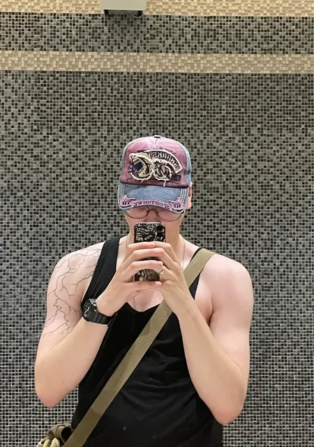 Я Глеб, 20, знакомлюсь без обязательств в Рыбинске