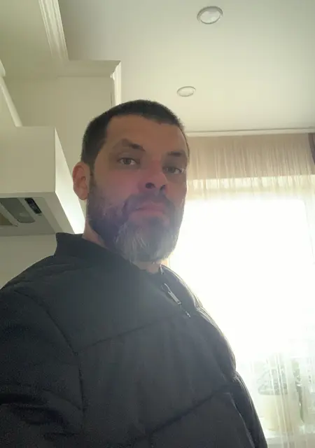 Артем из Петрозаводска, мне 44, познакомлюсь без обязательств