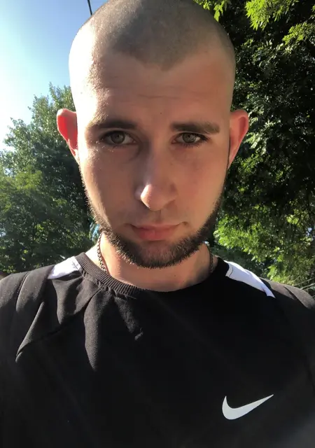 Кирилл из Новопавловска, мне 21, познакомлюсь для постоянных отношений