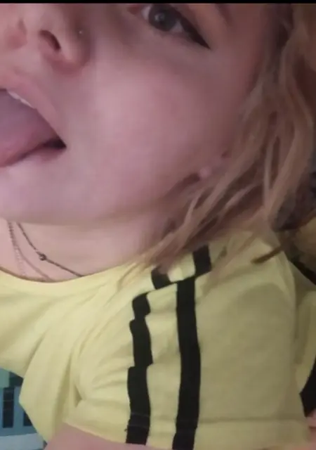 Я Вероника, 23, из Магадана, ищу знакомство для приятного времяпровождения