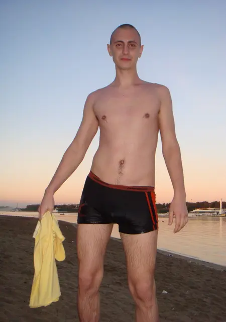 Илюха из Армавира, мне 38, познакомлюсь для общения