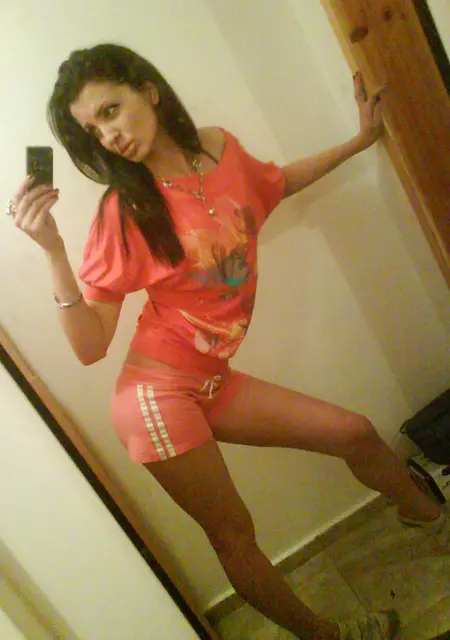 Я Злата, 21, из Черного Яра, ищу знакомство для дружбы