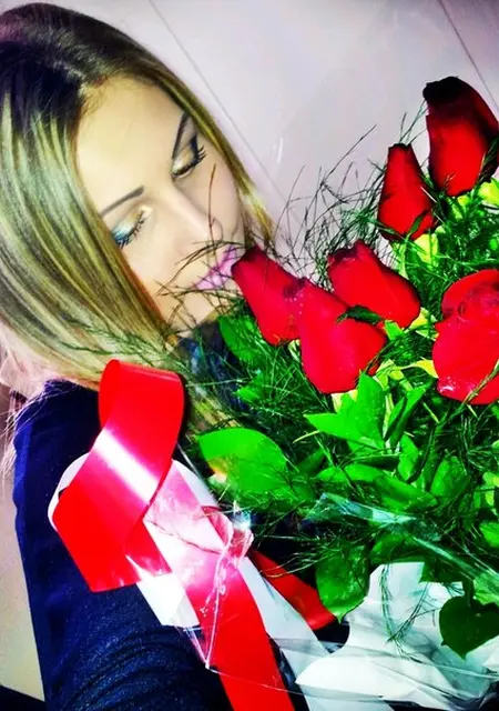 Я Оксана, 19, из Рощи, ищу знакомство для вирта