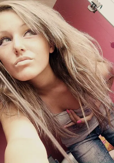 Я Алёна, 21, знакомлюсь без обязательств в Факеле