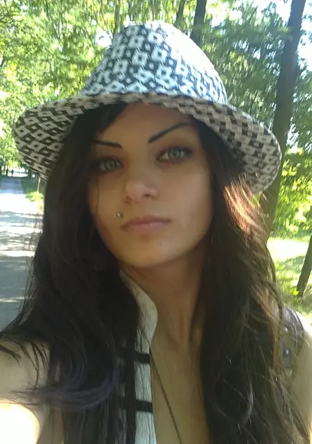 Милана из Андреева, мне 21, познакомлюсь для постоянных отношений