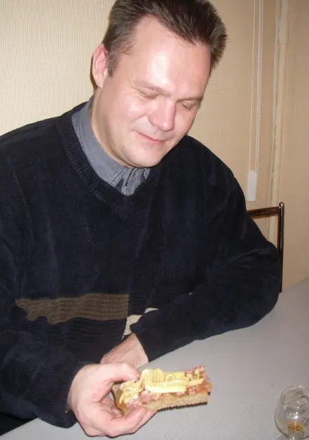 Я Александр, 55, из Миасса, ищу знакомства без обязательств