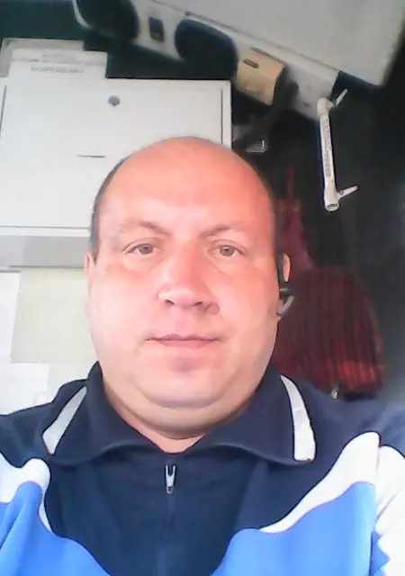 Я Dron, 50, знакомлюсь на одну ночь в Воронеже