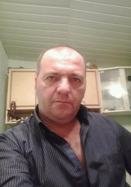 Я Лаури, 59, из Владикавказа, ищу знакомство для приятного времяпровождения