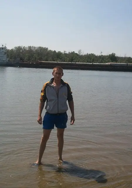 Я Виктор, 37, из Новошахтинска, ищу знакомства без обязательств