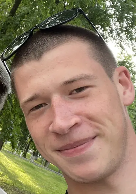 Илья из Ижевска, ищу на сайте знакомства на одну ночь