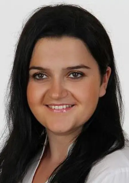 Инна из Владикавказа, ищу на сайте постоянные отношения