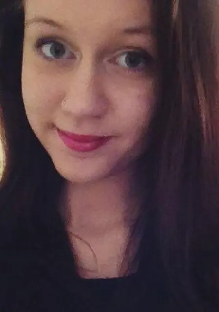 Я Эльвира, 18, из Ясногорска, ищу знакомства без обязательств