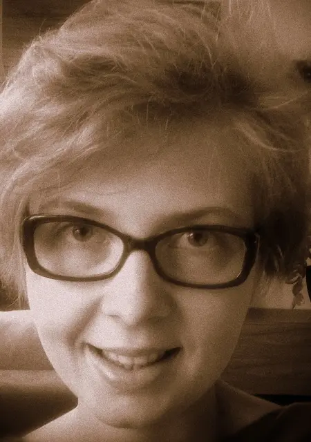 Я Дина, 24, из Владикавказа, ищу знакомства на одну ночь