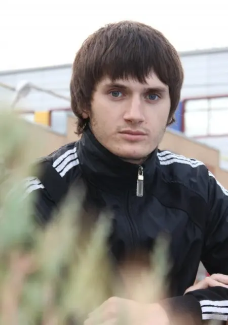 Я Юрий, 39, знакомлюсь на одну ночь в Таганроге