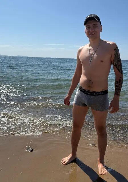 Я Серега, 24, из Уссурийска, ищу знакомства без обязательств