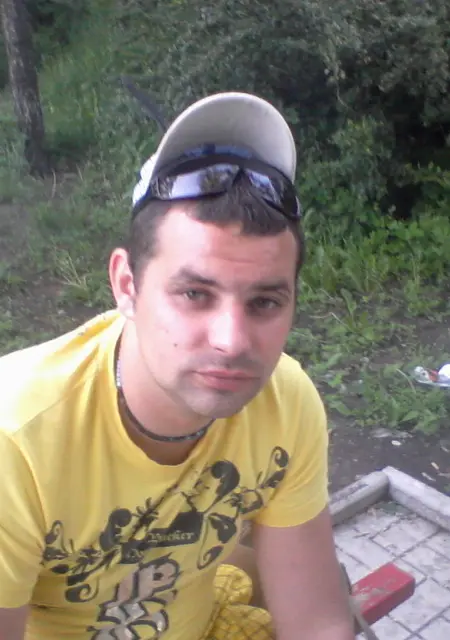 Дима из Тихорецка, мне 49, познакомлюсь на одну ночь